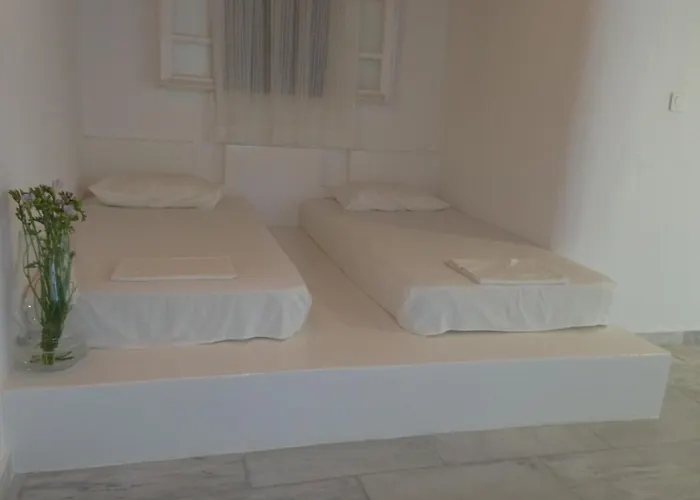 إم فور ميكونوس * Mykonos Town