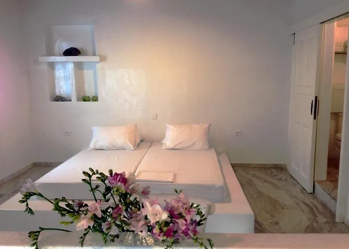 إم فور ميكونوس * Mykonos Town