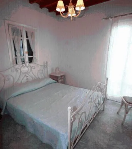 إم فور ميكونوس * Mykonos Town