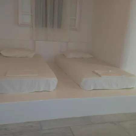 إم فور ميكونوس * Mykonos Town